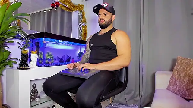 Johnnygrayson1 online show from December 6, 9:57 pm