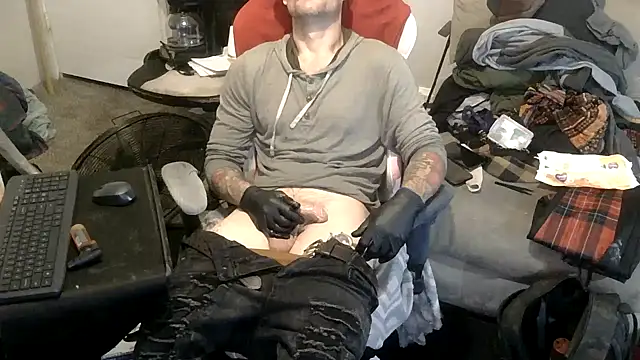 TheOneYouLove69 online show from February 4, 8:59 pm