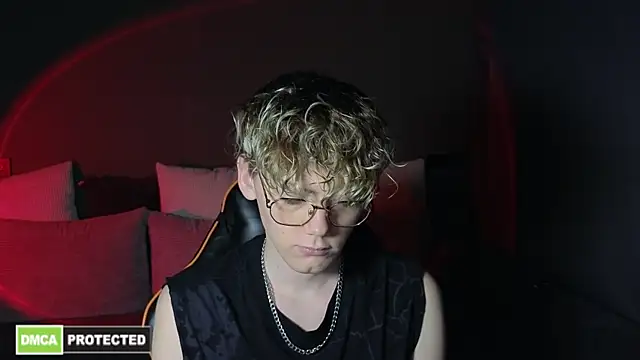 Keytaro online show from March 31, 2:52 pm