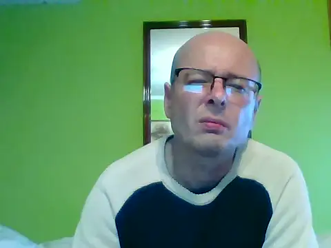 Snapshot of Tiger202441 chatting on October 18, 8:47 pm Tiger202441 online show from October 18, 8:47 pm