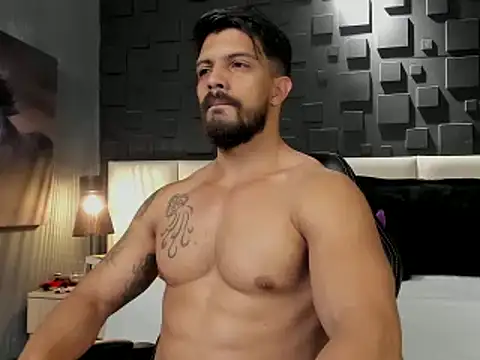 DannSaenz online show from February 2, 7:14 pm