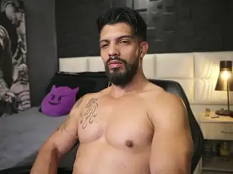 DannSaenz online show from February 24, 3:12 am