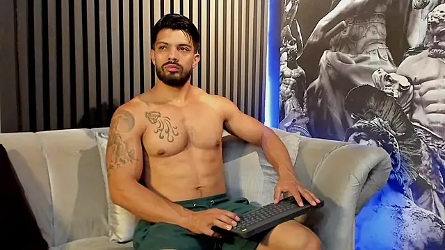 DannSaenz online show from December 14, 12:12 pm