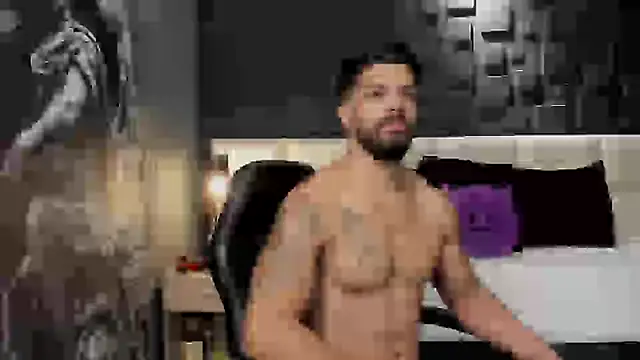 DannSaenz online show from January 29, 11:09 am