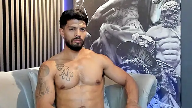 DannSaenz online show from December 17, 1:50 am