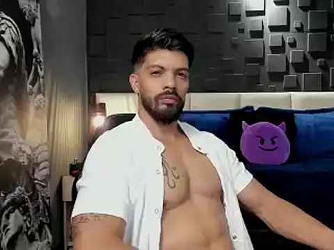 DannSaenz online show from January 26, 12:22 pm