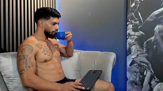 DannSaenz online show from December 28, 12:47 pm