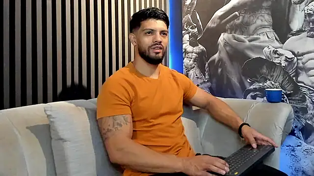 DannSaenz online show from December 20, 11:21 am