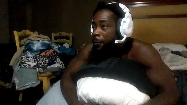 Snapshot of Mrbbc803 chatting on October 13, 9:15 am Mrbbc803 online show from October 13, 9:15 am