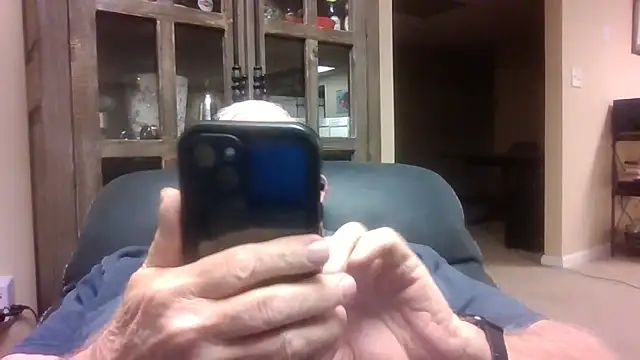 Snapshot of bootlegmanz chatting on September 20, 10:43 pm bootlegmanz online show from September 20, 10:43 pm