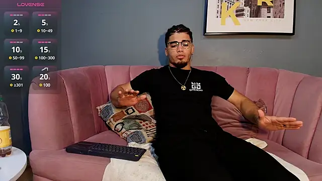 Snapshot of dante_fox_ chatting on February 9, 1:01 am dante fox online show from February 9, 1:01 am