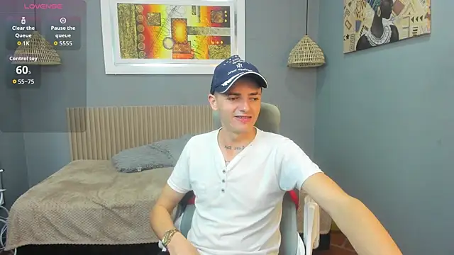 Snapshot of tossetrech chatting on September 18, 2:46 am tossetrech online show from September 18, 2:46 am