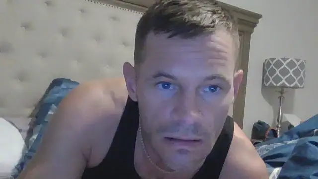 Snapshot of FrankieKentucky chatting on May 15, 3:48 am FrankieKentucky online show from May 15, 3:48 am