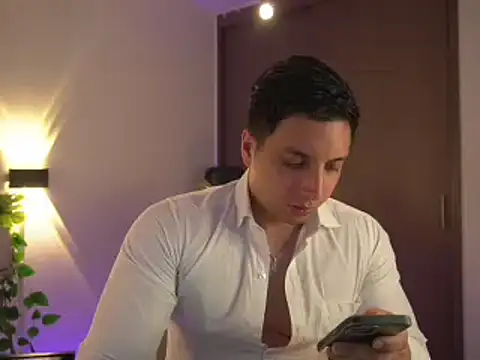 Snapshot of appolo_allen chatting on February 23, 3:50 am appolo allen online show from February 23, 3:50 am