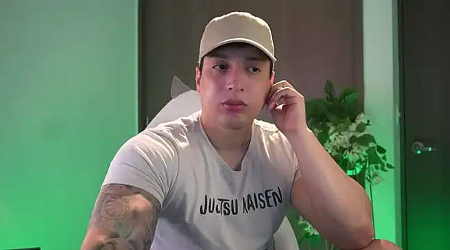 Snapshot of appolo_allen chatting on December 19, 7:40 pm appolo allen online show from December 19, 7:40 pm