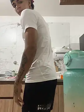 JoanG10 online show from April 21, 3:13 am