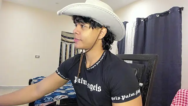 Snapshot of johan_beley_ chatting on February 8, 1:22 pm johan beley online show from February 8, 1:22 pm