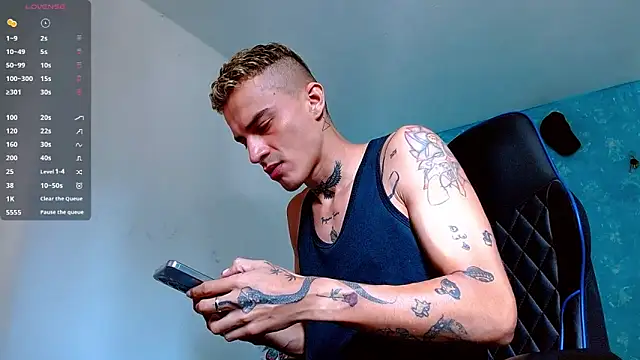 Snapshot of bray_hotboy777 chatting on January 21, 3:50 pm bray hotboy777 online show from January 21, 3:50 pm
