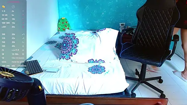 Snapshot of bray_hotboy777 chatting on December 31, 4:35 pm bray hotboy777 online show from December 31, 4:35 pm