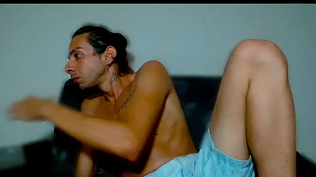 tayllorscott online show from January 23, 2:23 am