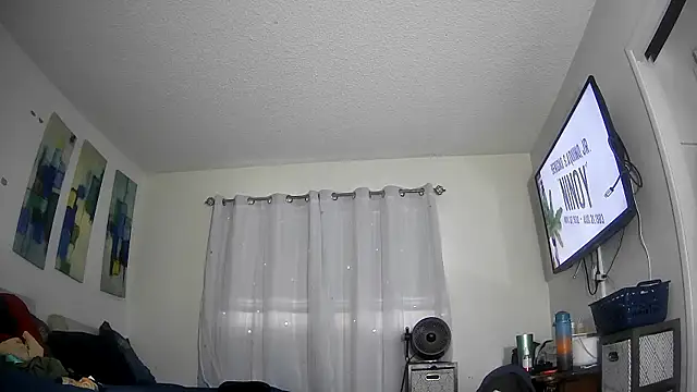 JooveyRose online show from March 20, 7:25 pm