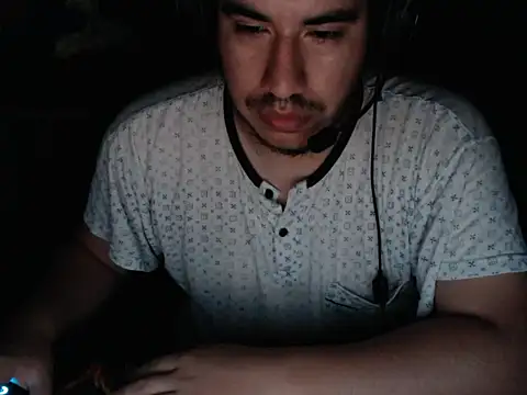 Snapshot of thealfawolf01 chatting on January 7, 11:35 pm thealfawolf01 online show from January 7, 11:35 pm
