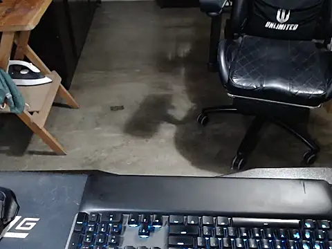 thealfawolf01 online show from December 6, 12:29 am