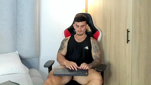 Ricardogo19 online show from June 2, 11:06 pm