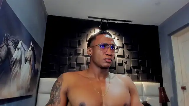 Logan Varela online show from December 17, 8:54 pm