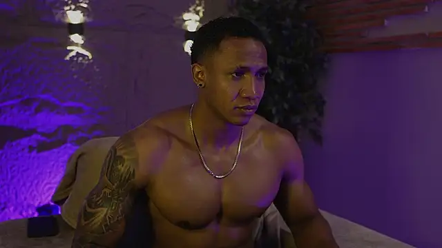 Logan Varela online show from October 15, 8:38 pm