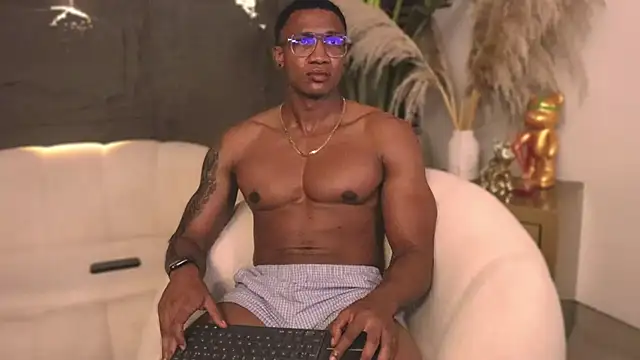 Logan Varela online show from February 20, 12:08 am