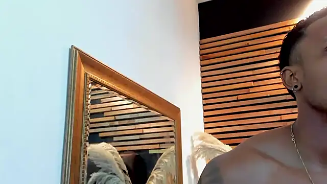 Logan Varela online show from December 21, 10:39 am