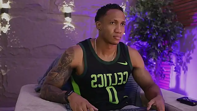 Logan Varela online show from December 3, 12:44 pm