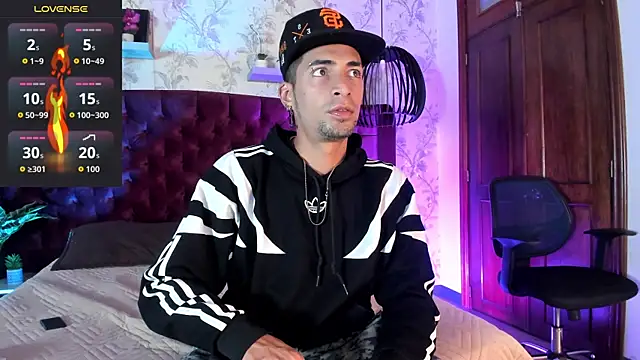 DrakeNeumann online show from October 25, 4:25 am