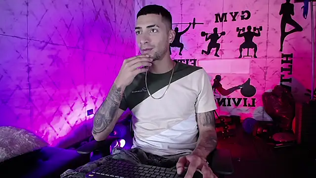 DrakeNeumann online show from December 2, 3:42 am