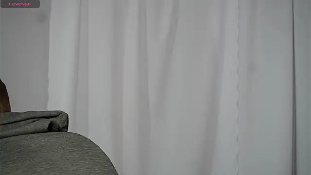 Snapshot of dustyn_fox chatting on December 6, 2:17 pm dustyn fox online show from December 6, 2:17 pm