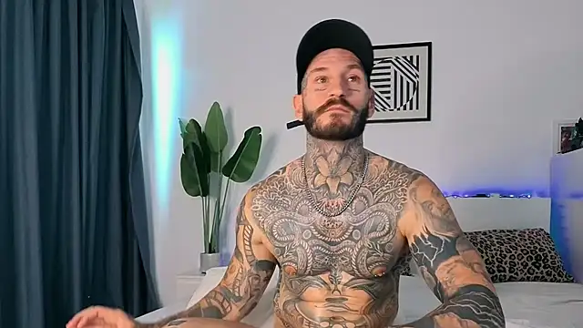lucas-wilder online show from May 8, 6:03 am