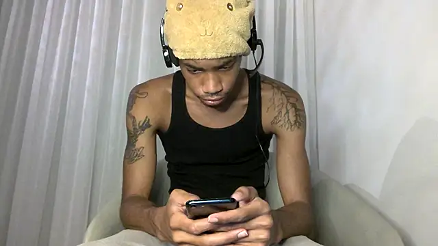 Skinnyblackman online show from October 29, 1:30 am