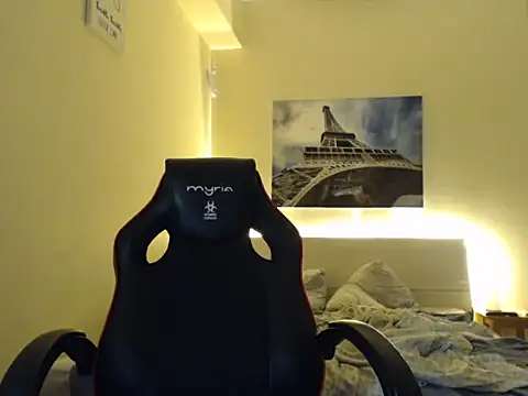 amydamarw online show from February 4, 2:45 pm