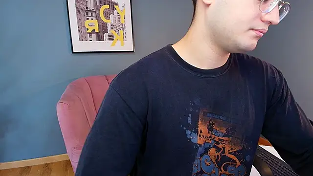 Snapshot of Mark_Evans1_ chatting on March 3, 7:56 pm Mark Evans1 online show from March 3, 7:56 pm