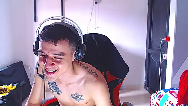 ADAM HOT online show from May 28, 2:48 pm