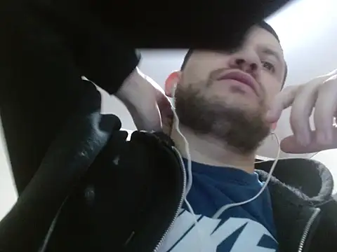 camiloking1720 online show from December 14, 6:42 am