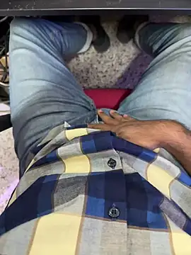 hardfukr0088 online show from December 27, 9:17 am