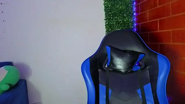 Demitryo online show from April 18, 3:30 am