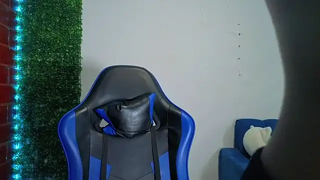 Demitryo online show from April 11, 2:30 am