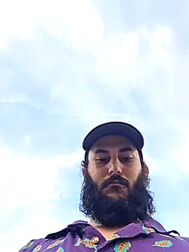 jorwee online show from April 18, 11:15 pm