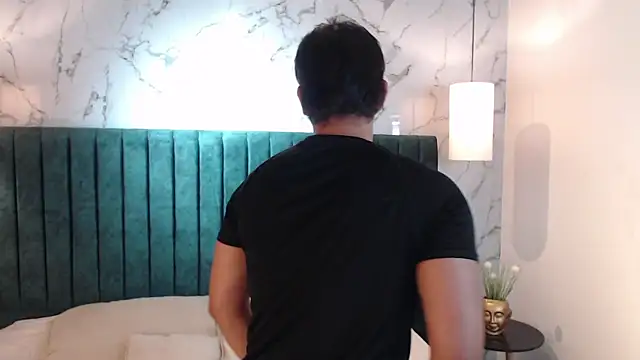 Ian Daviz online show from December 3, 8:28 pm