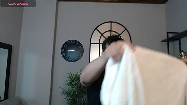 Ian Daviz online show from February 19, 7:48 pm