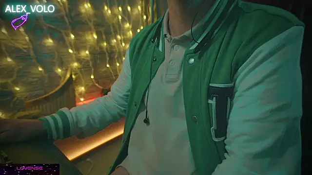 alex-volo online show from January 6, 4:04 am