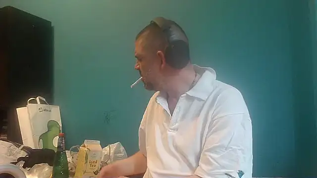 YouWantMe666 online show from May 20, 4:46 pm